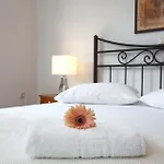 Corina Apolpaina