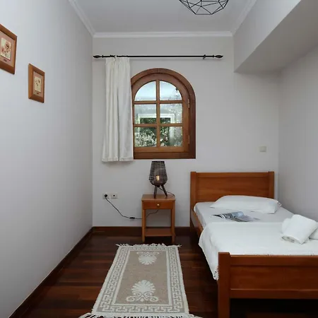 Corina Appartement Apolpaina