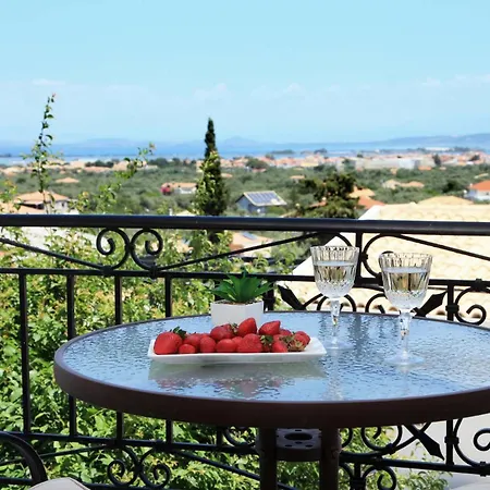 Corina 公寓 Apolpaina