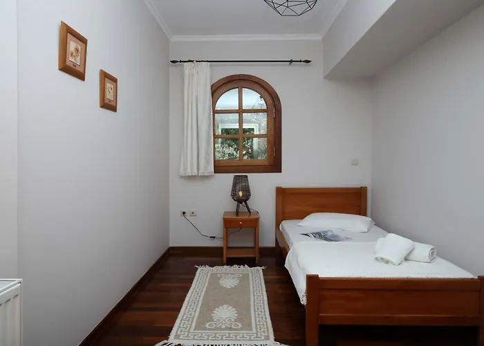 Corina Apartment Apolpaina